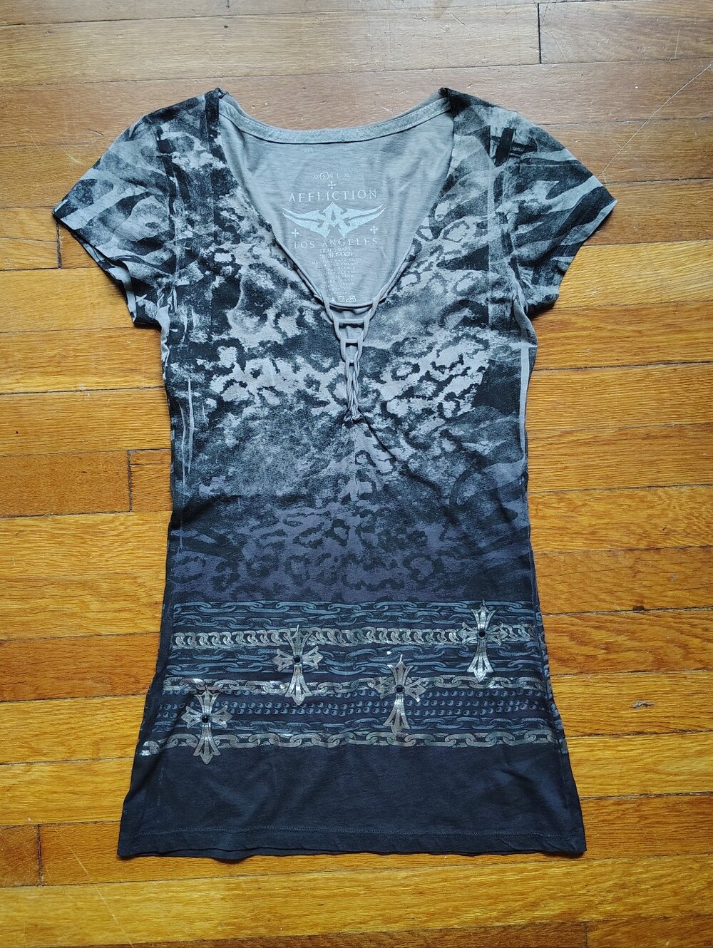Y2K Vintage Affliction Tee Shirt Gray Cross Emo Scene Goth Grunge Small T-shirt